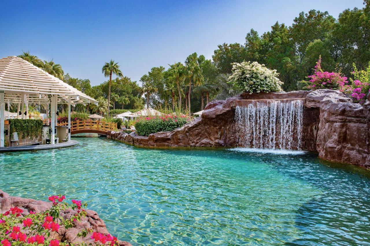 The Ritz-Carlton, Doha Hotel Exterior photo The Falls at Encore