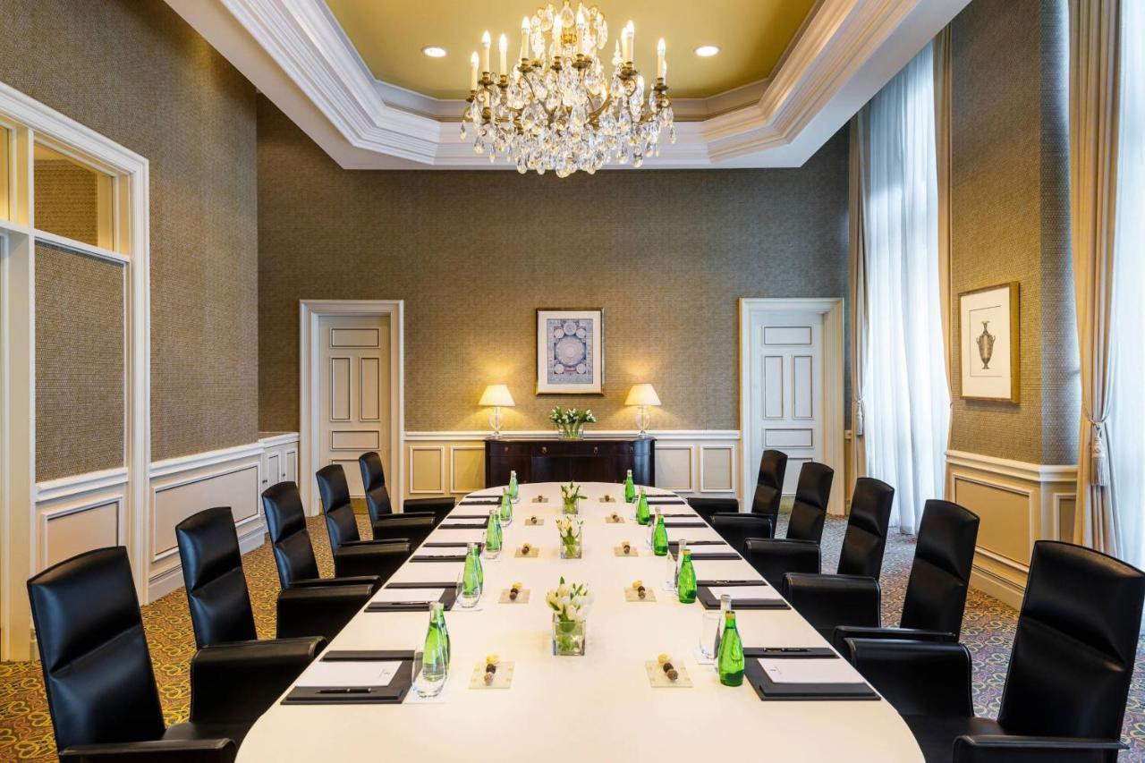 The Ritz-Carlton, Doha Hotel Exterior photo Boardroom
