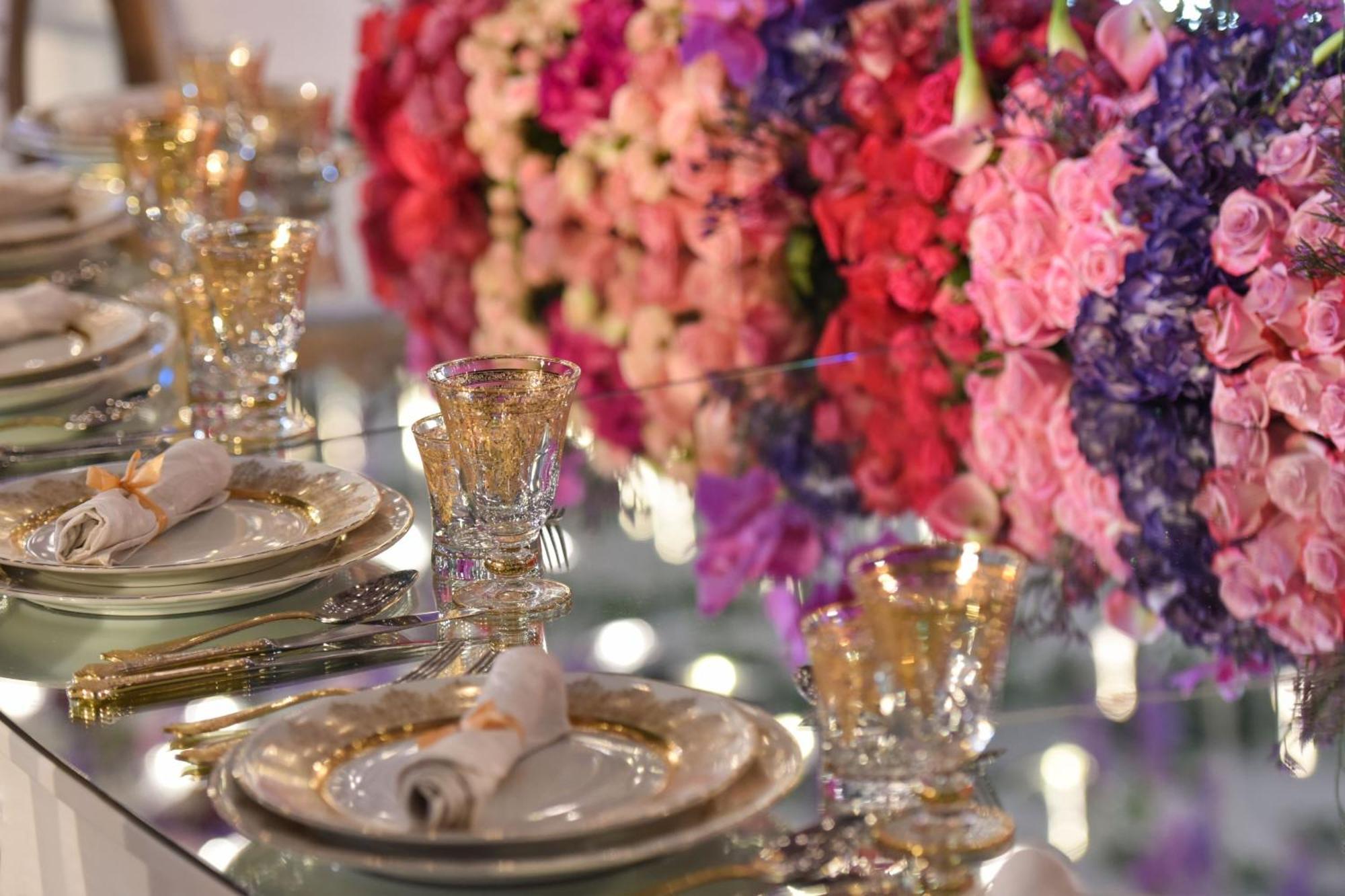 The Ritz-Carlton, Doha Hotel Exterior photo A table set for a wedding reception