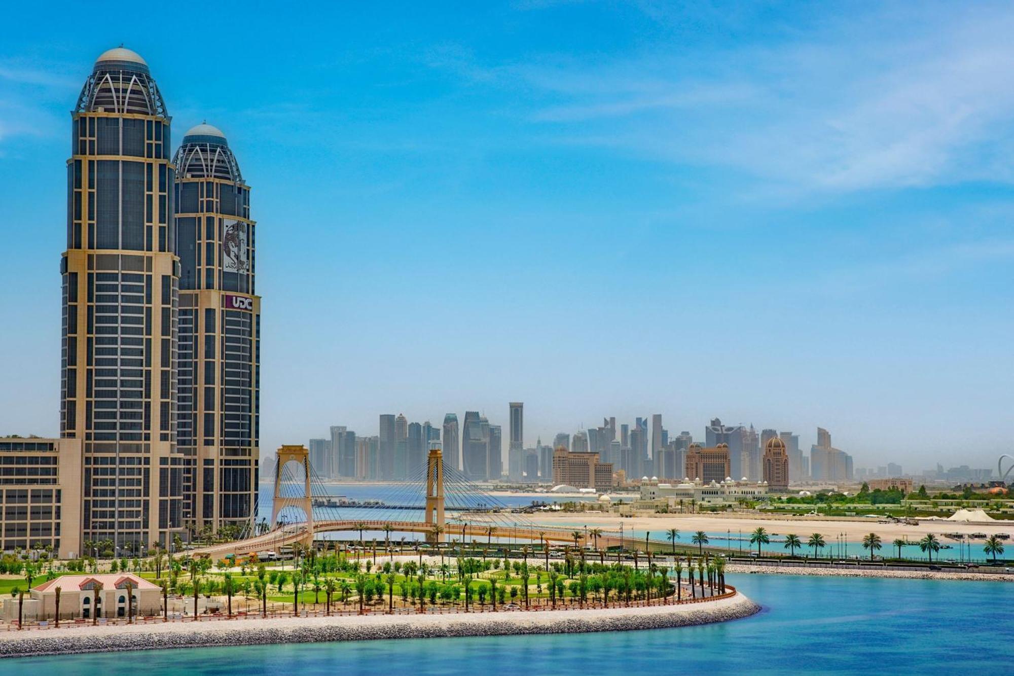 The Ritz-Carlton, Doha Hotel Exterior photo View of the Pearl from the Qatari side