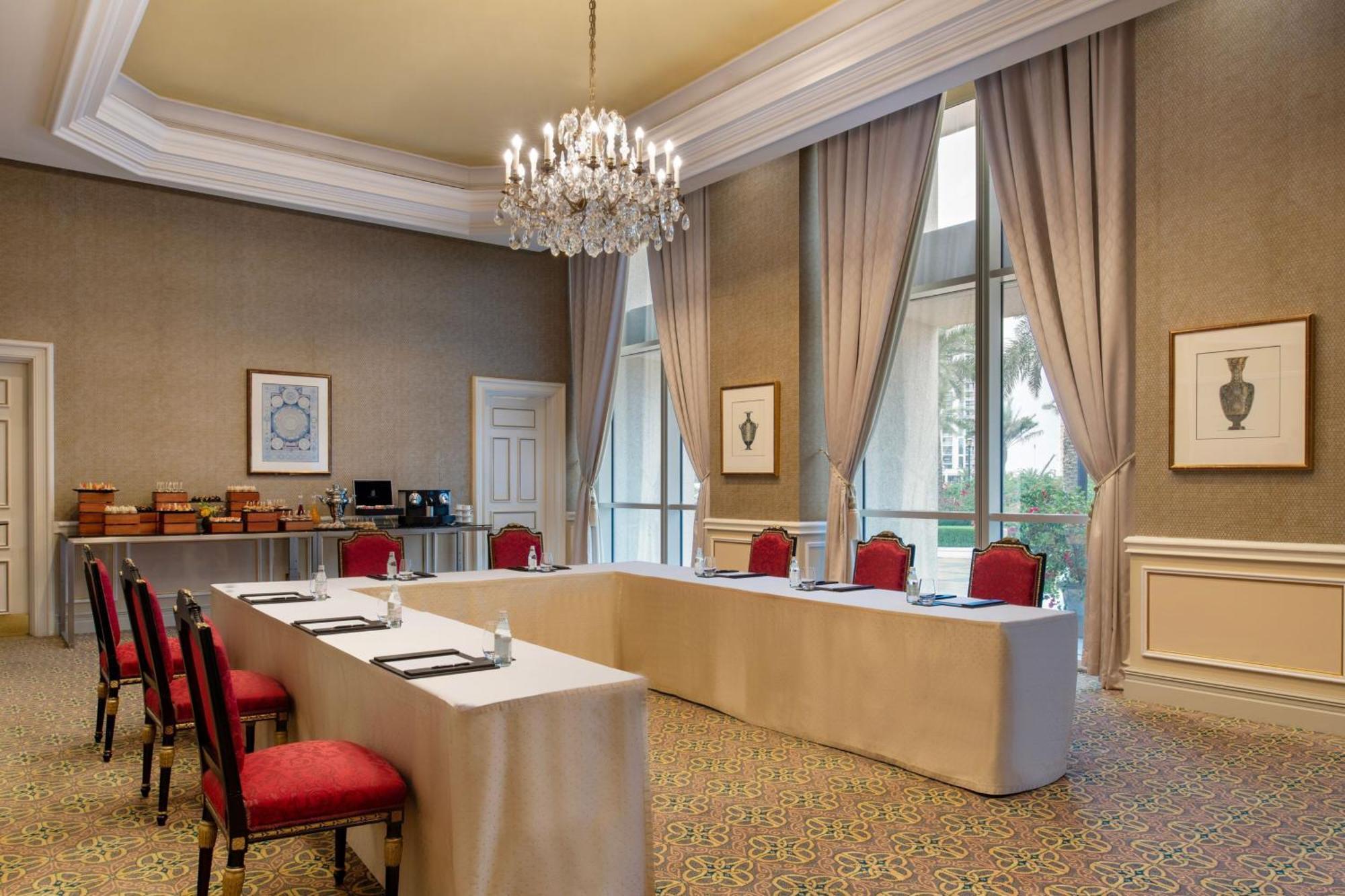 The Ritz-Carlton, Doha Hotel Exterior photo The meeting room