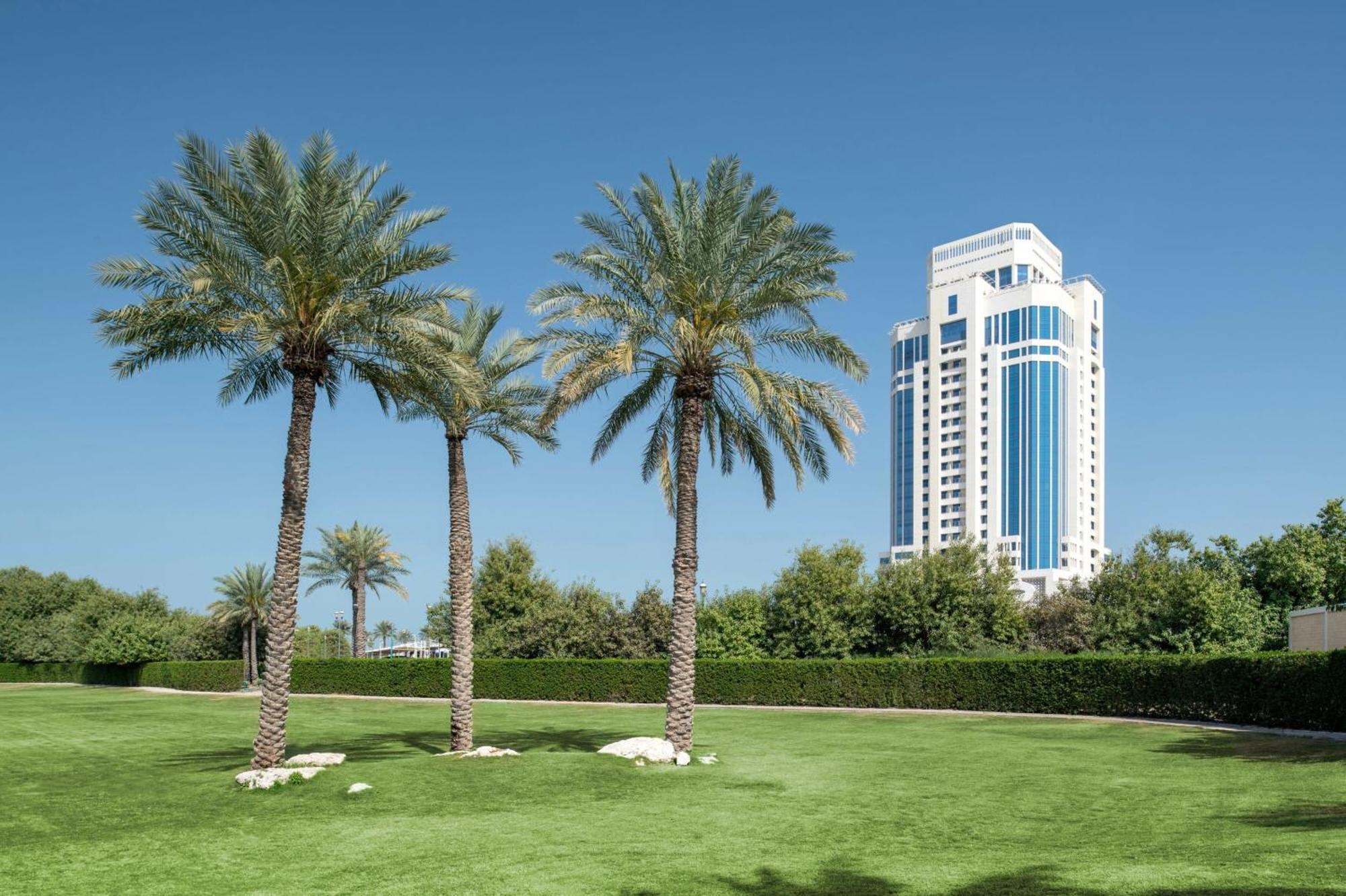 The Ritz-Carlton, Doha Hotel Exterior photo View of the park