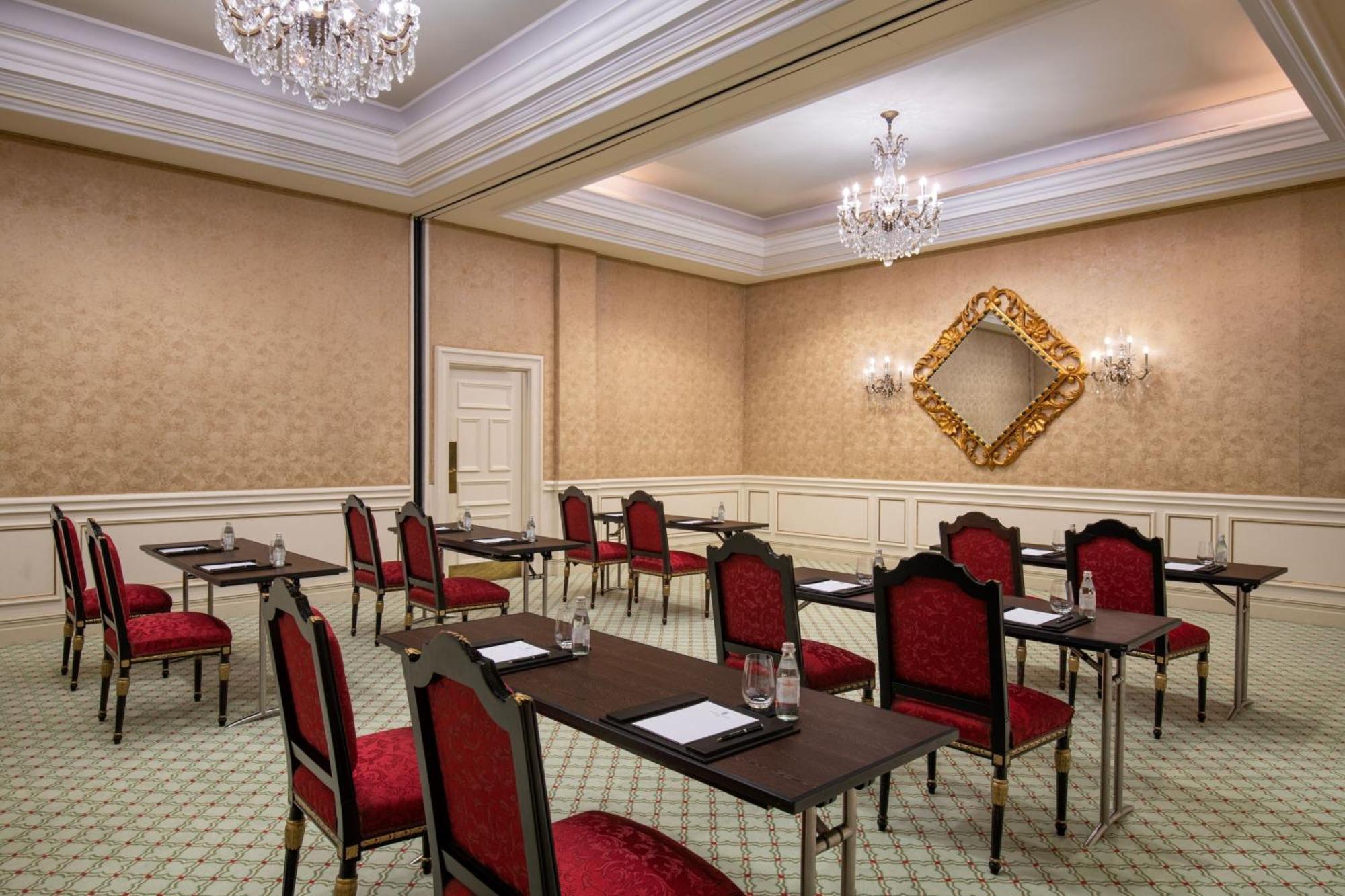 The Ritz-Carlton, Doha Hotel Exterior photo Meeting room