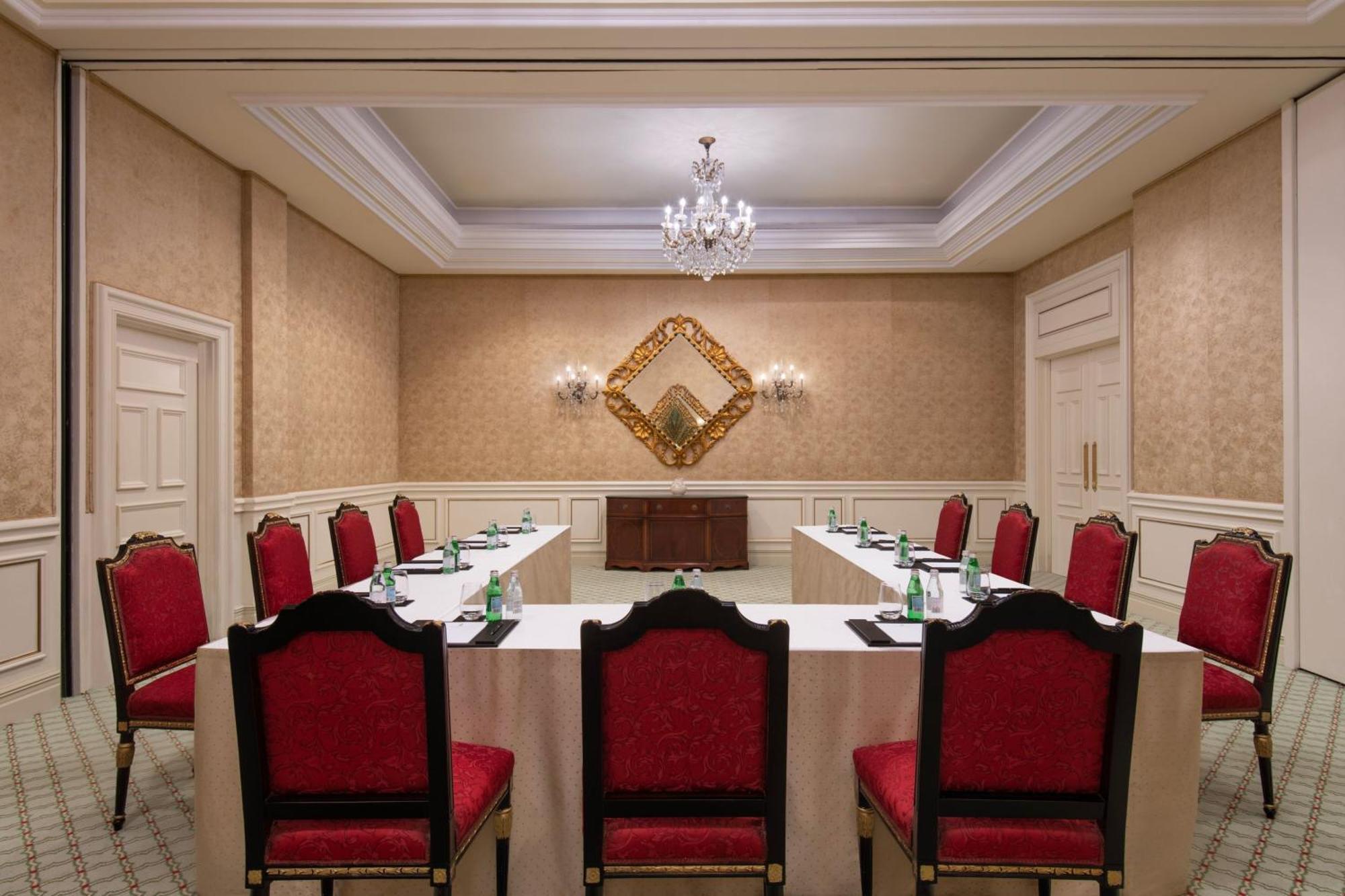 The Ritz-Carlton, Doha Hotel Exterior photo Meeting room