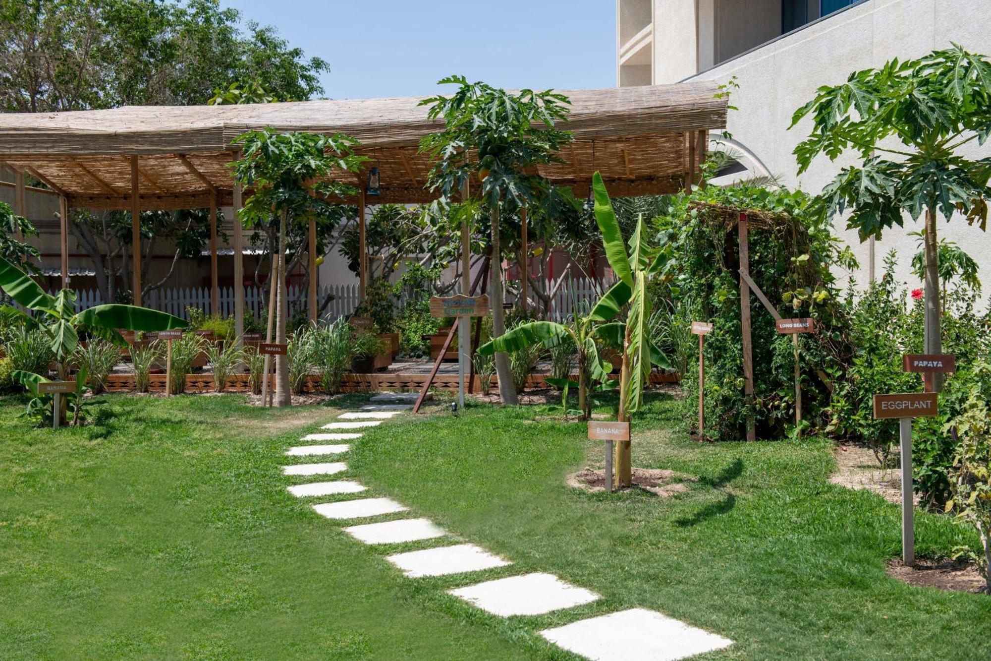 The Ritz-Carlton, Doha Hotel Exterior photo The Pergoletta