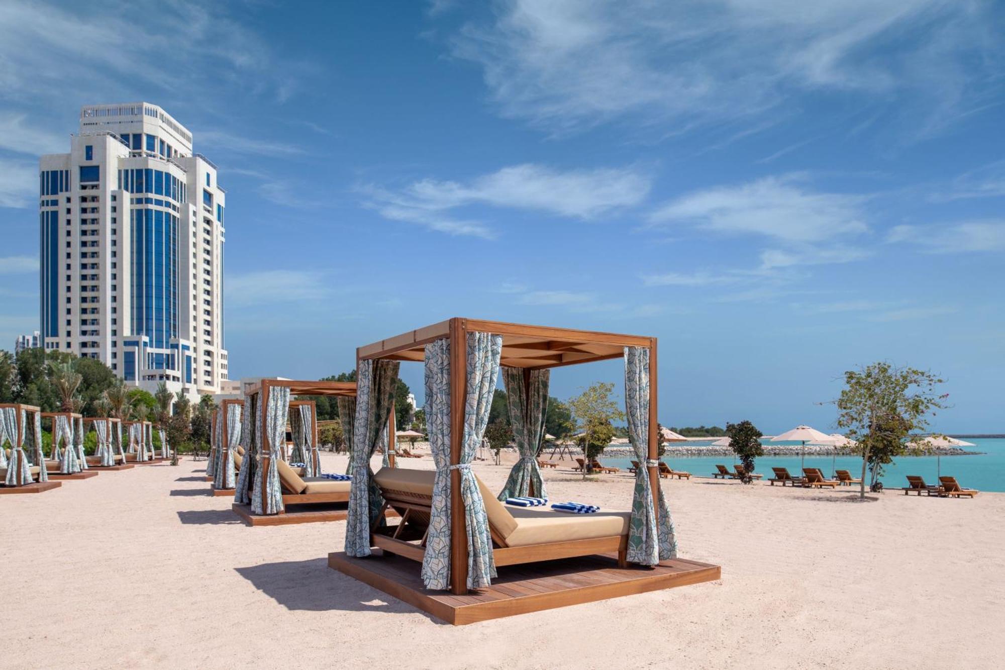 The Ritz-Carlton, Doha Hotel Exterior photo Beach at the hotel